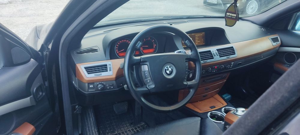 BMW 740 D на части
