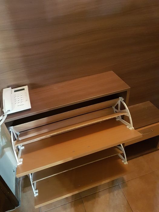 Mobilier, mai vechi, mai nou, stare buna si foarte buna