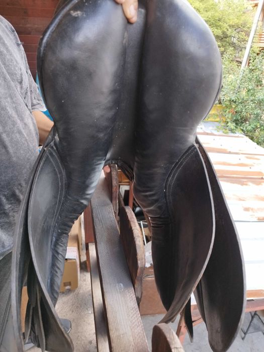 Продавам оригинални седла за коне и аксесоари - внос от Англия!