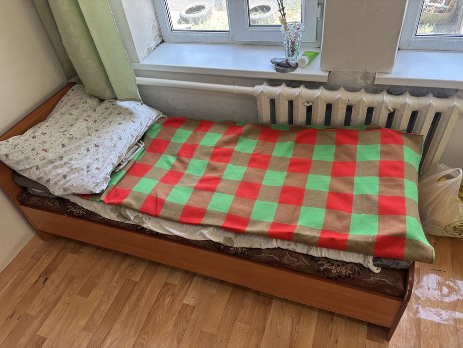 односпальная кровать