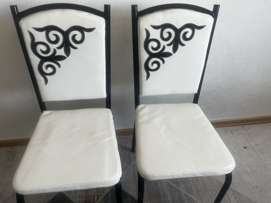 Продам диван и стулья