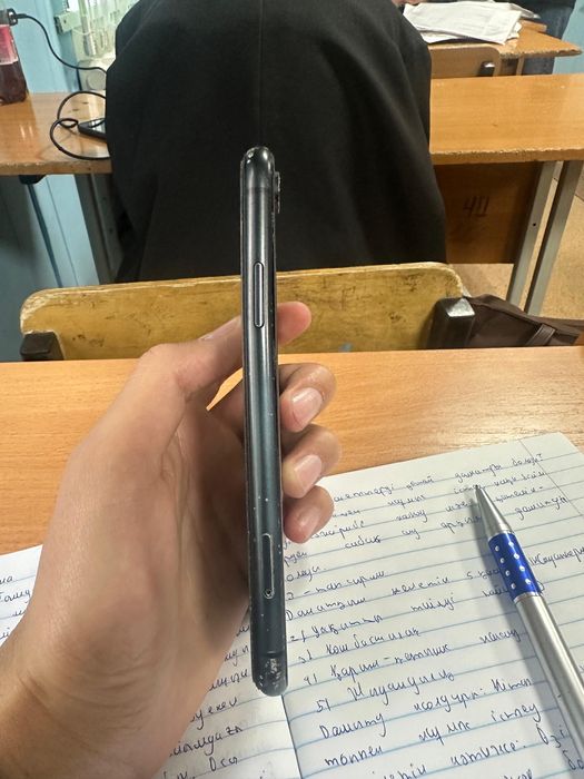 Айфон хр хорошо работает