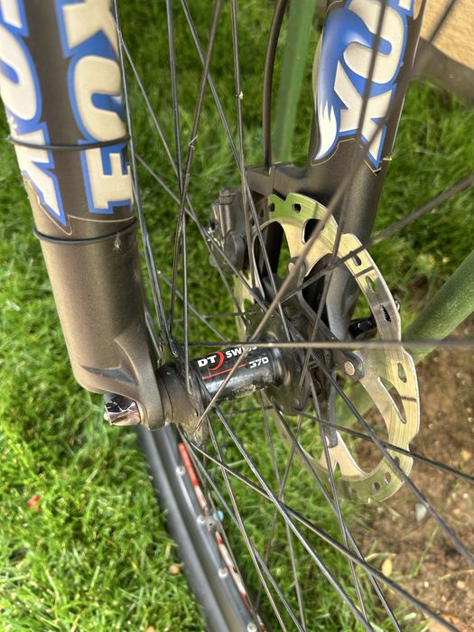 Bicicleta mountain bike full suspension