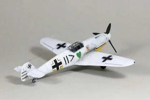 Сборная модель самолета Мессершмитт Bf 109 F-2 (Звезда, 1/72)