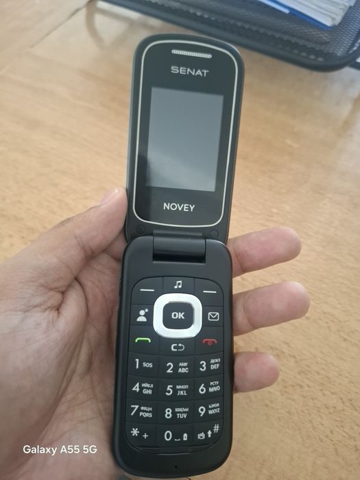 Novey senat telefoni sotiladi.