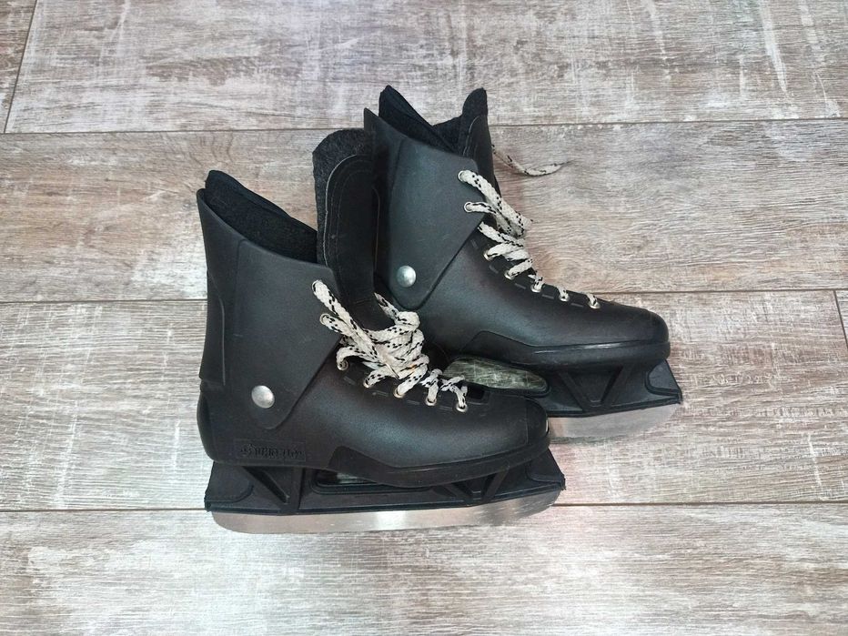 Продаются коньки "Динамо" 41 размер