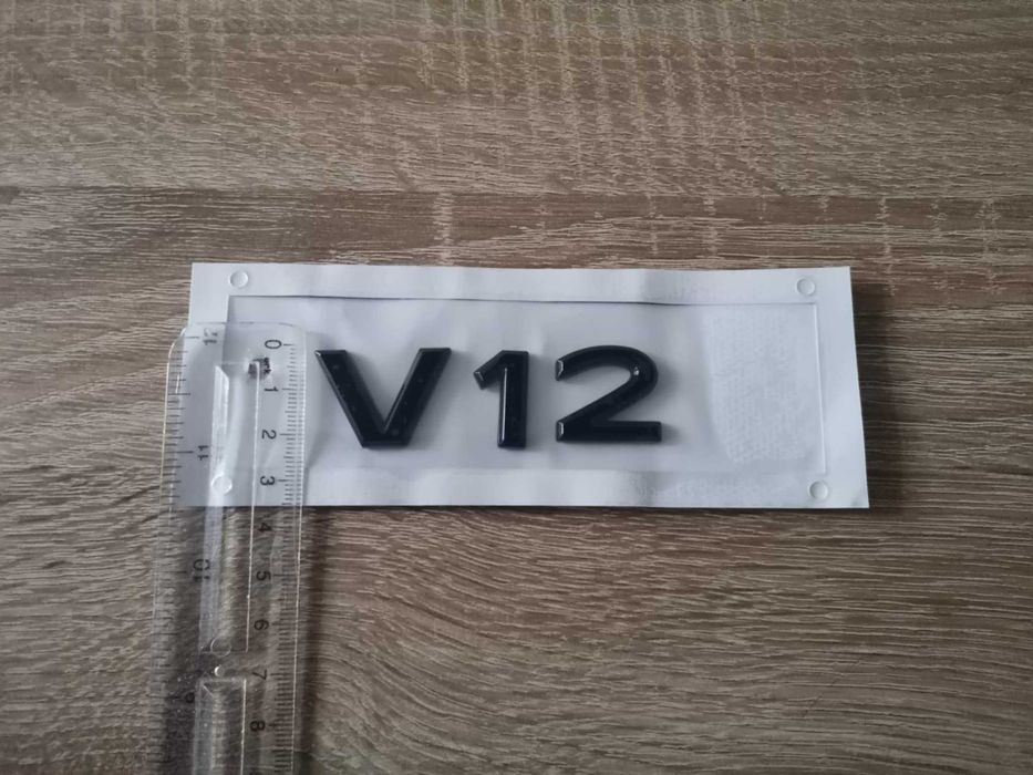 черен надпис Mercedes Maybach V12 нов фонт