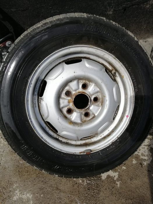 Продаю шины на авто