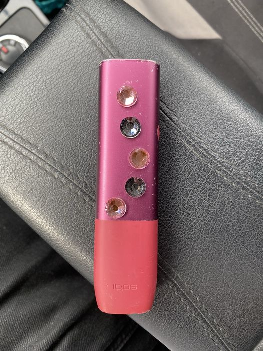 IQOS iluma roz - functionabil