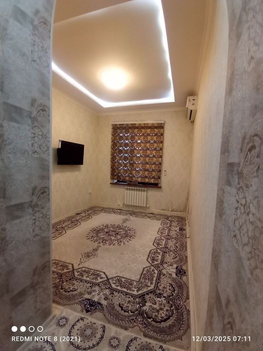 Zafar restoranini toʻgʻrisida joylashgan yangi dom