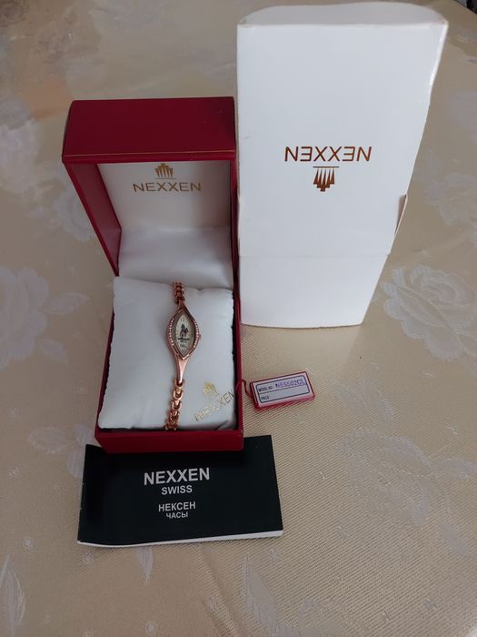 Часы наручные женские.