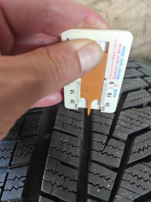 225/45/17 Hankook
