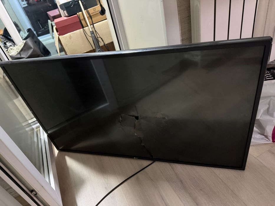 Телевизор смарт , марка lg