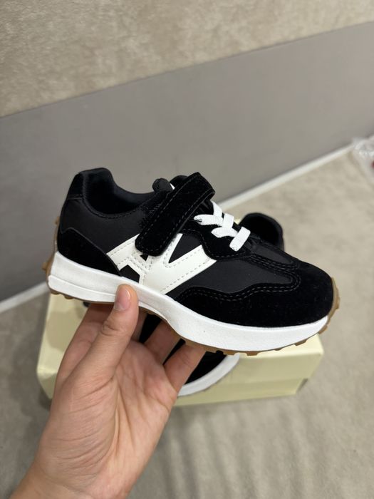 Детские кроссовки. Новые