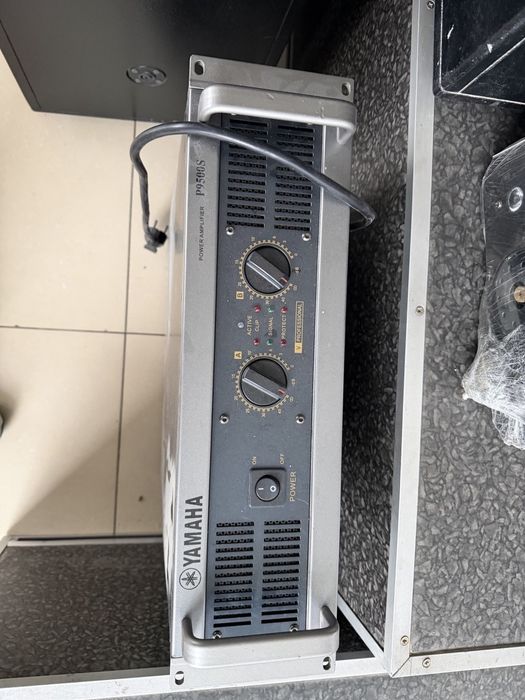 Срочна фирминий камплект йенги калонка ва усилител сотилади жуда зор