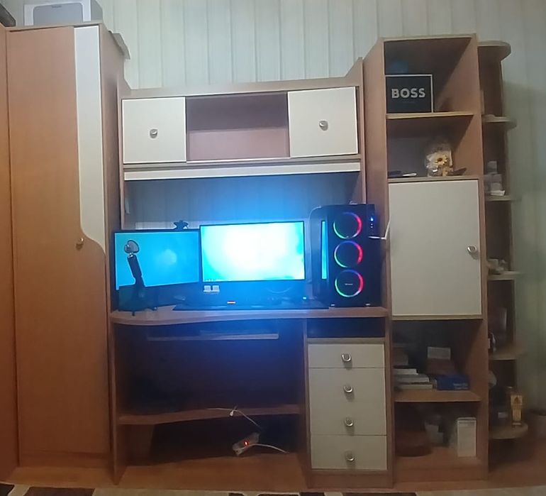 Продам стенку в хорошем состоянии