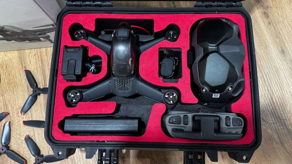 Продавам DJI FPV Combo + Куфар PGYTECH – Неразличим от нов (5 ч. полет)!