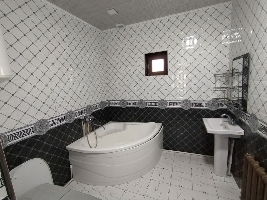 Uy sotiladi 6 sotix yangi darxon bozori yonida