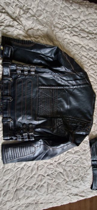 Кожено яке и панталон
