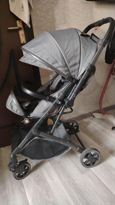 Продам детскую коляску  прогулочную