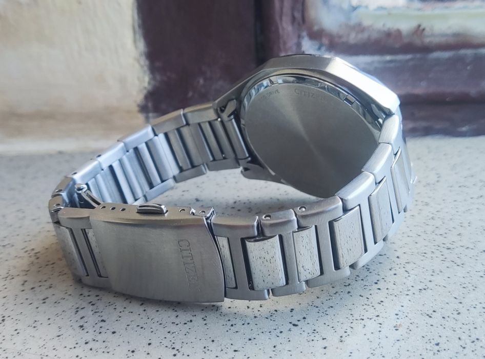 Продавам часовник Citizen eco drive