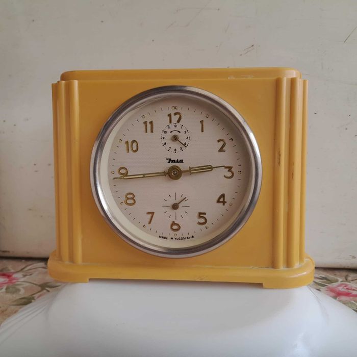 Ceas desteptator mecanic JNSA fabricat in fosta Yugoslavia