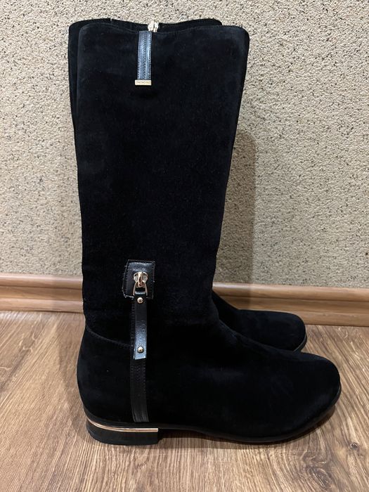 Зимние замшевые сапоги