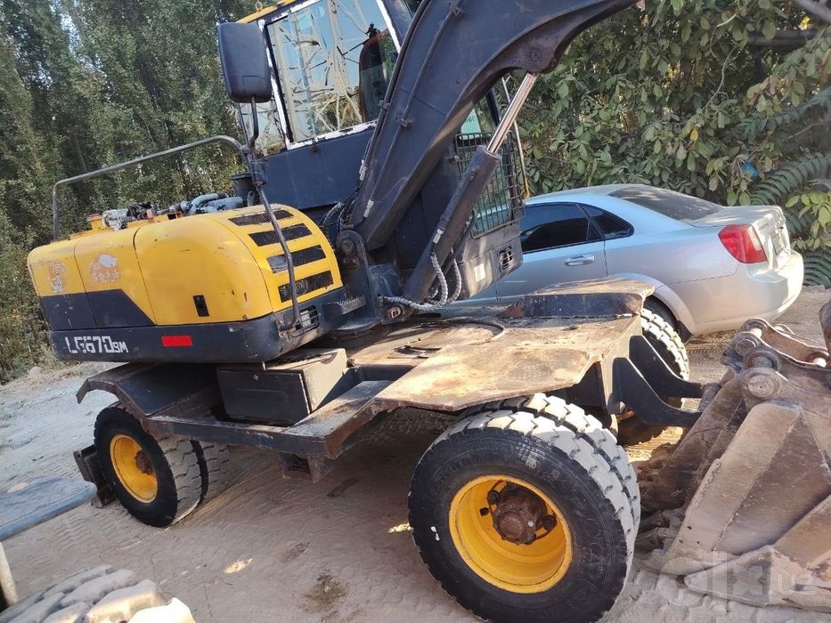 Mini  Excavator LG 670 BM sotiladi