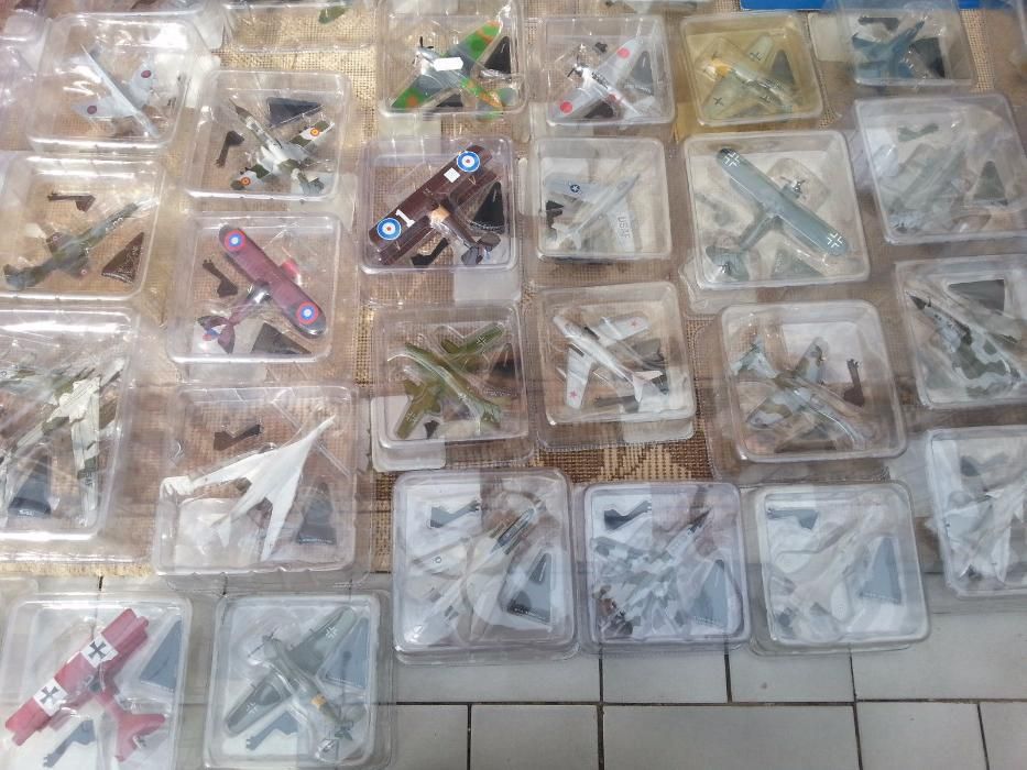 Machete metalice avioane militare colectia Del Prado pliante engleza