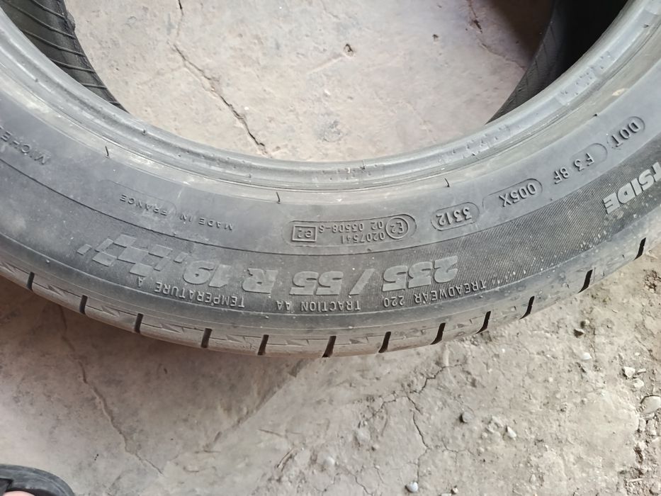235/55/19 Michelin