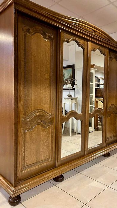 Гардероб от масивно дърво с плъзгащи врати Холандия