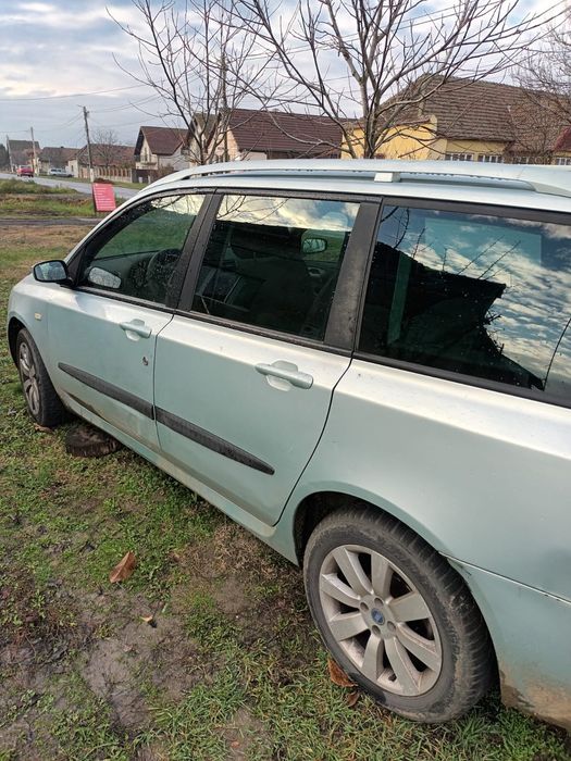 Vând fiat  pentru piese