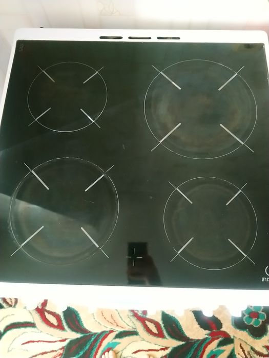 Продам эл.плиту Indesit