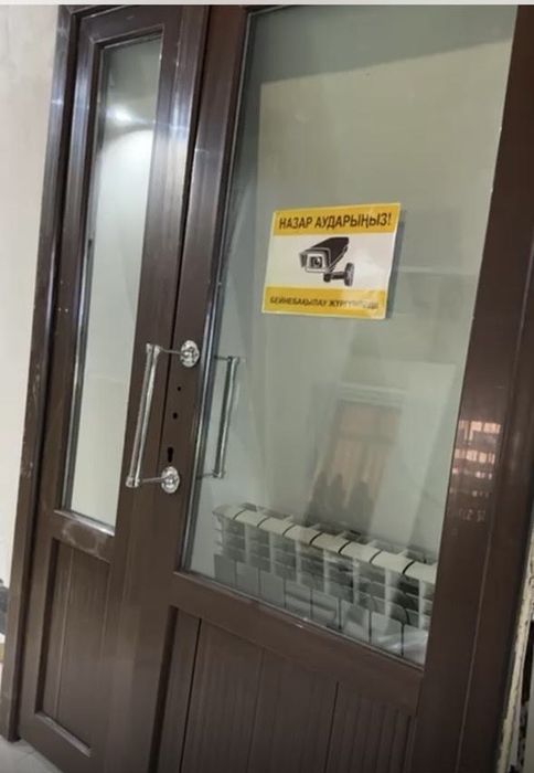 Продам дверь пластиковую