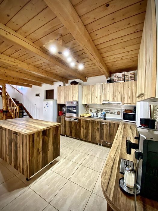 Cabana de inchiriat situata pe Valea Avrigului / Cabana Mady