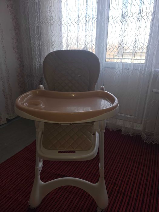 Продается детский столик для кормления