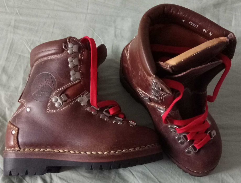 Bocanci Lowa, talpa Vibram, made in Germany, piele, marimea 37-38