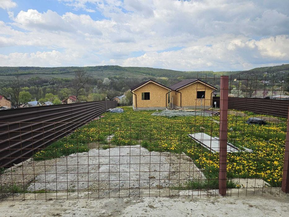 Teren + Casute (schimb cu Apartament in Targoviste) - la 8km de Targoviste