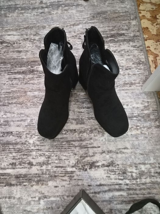 Продам осенние сапоги
