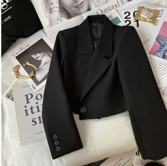 Пиджак укороченный новый S