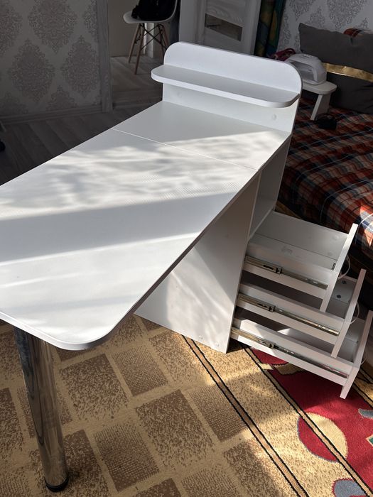 продам маникюрный столик