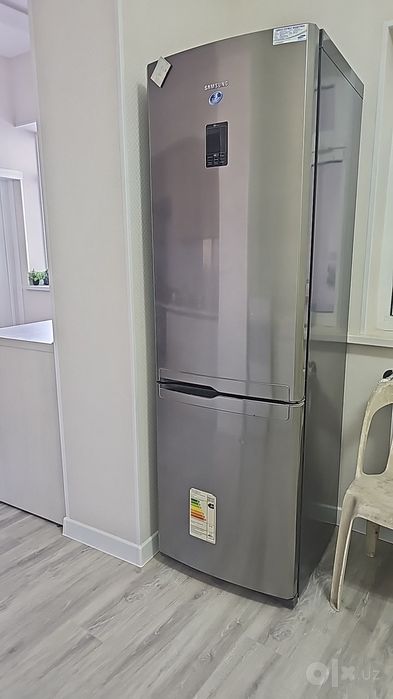 Холодильник Samsung