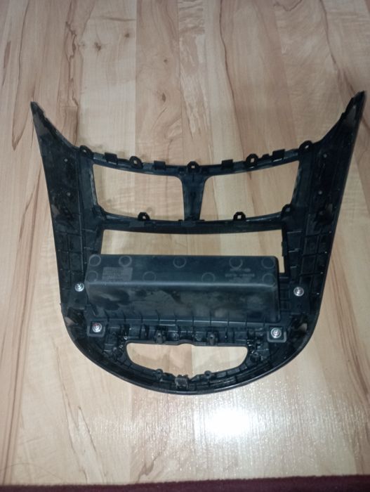 Продам рамку Акцент/Солярис