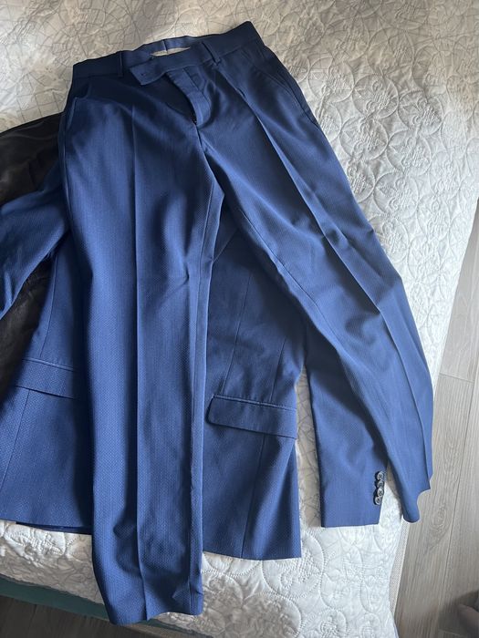 Мъжки костюм Pierre Cardin 46 размер Slim fit