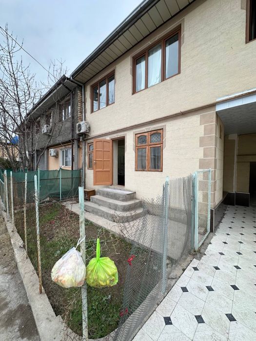 Продаётся 4 комнатная квартира на Юнусабаде