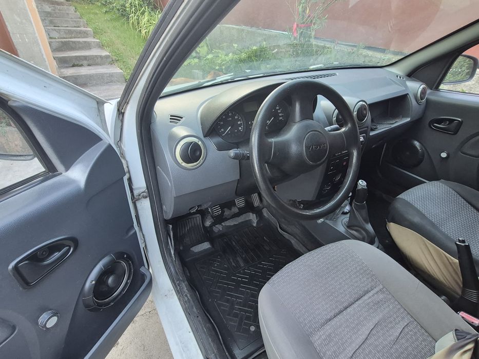 Vând Dacia Logan Van