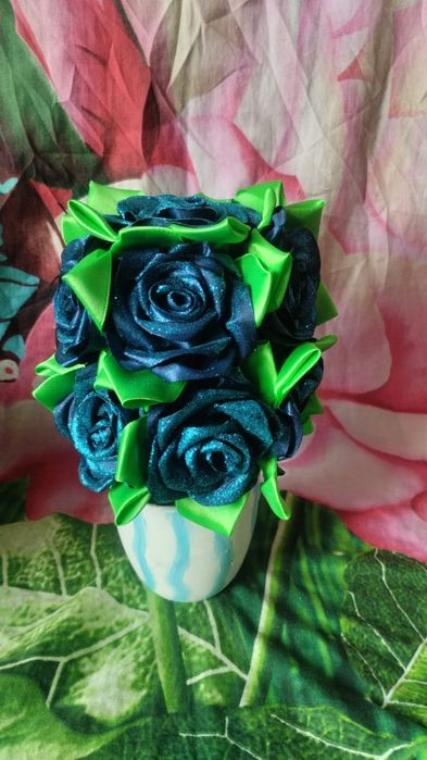 Цветы из атласных лент