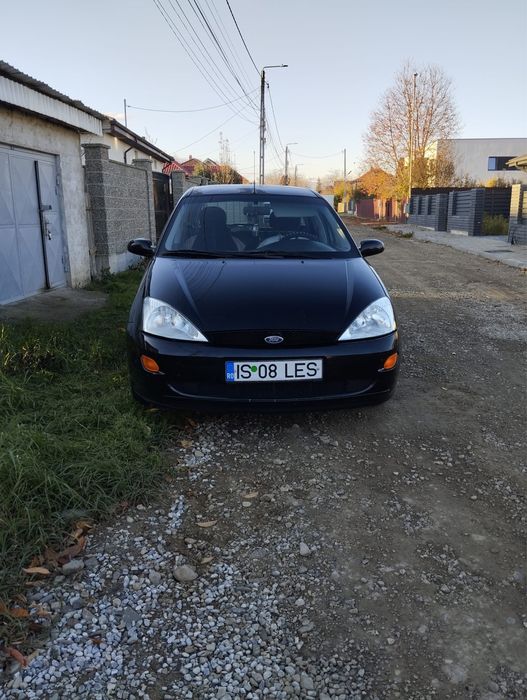 Vand ford focus 1.6 16v sau dezmembrez