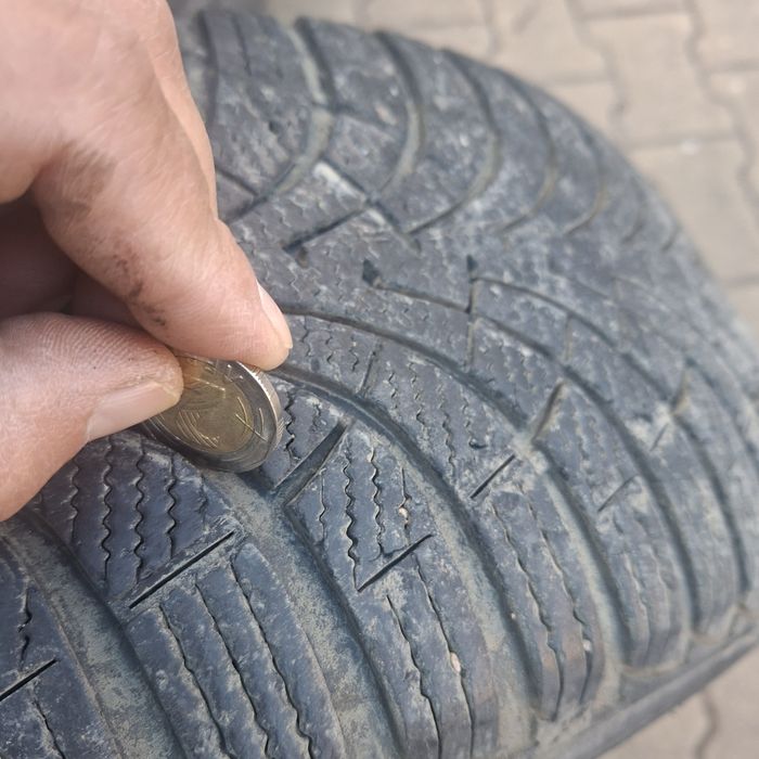 Зимни гуми 205/55/16 запазени