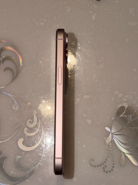 Продавам Iphone 15 128GB